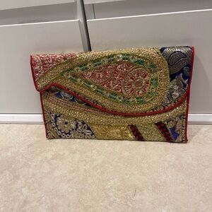 Ornamented clutch